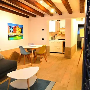 Alcova Apartment